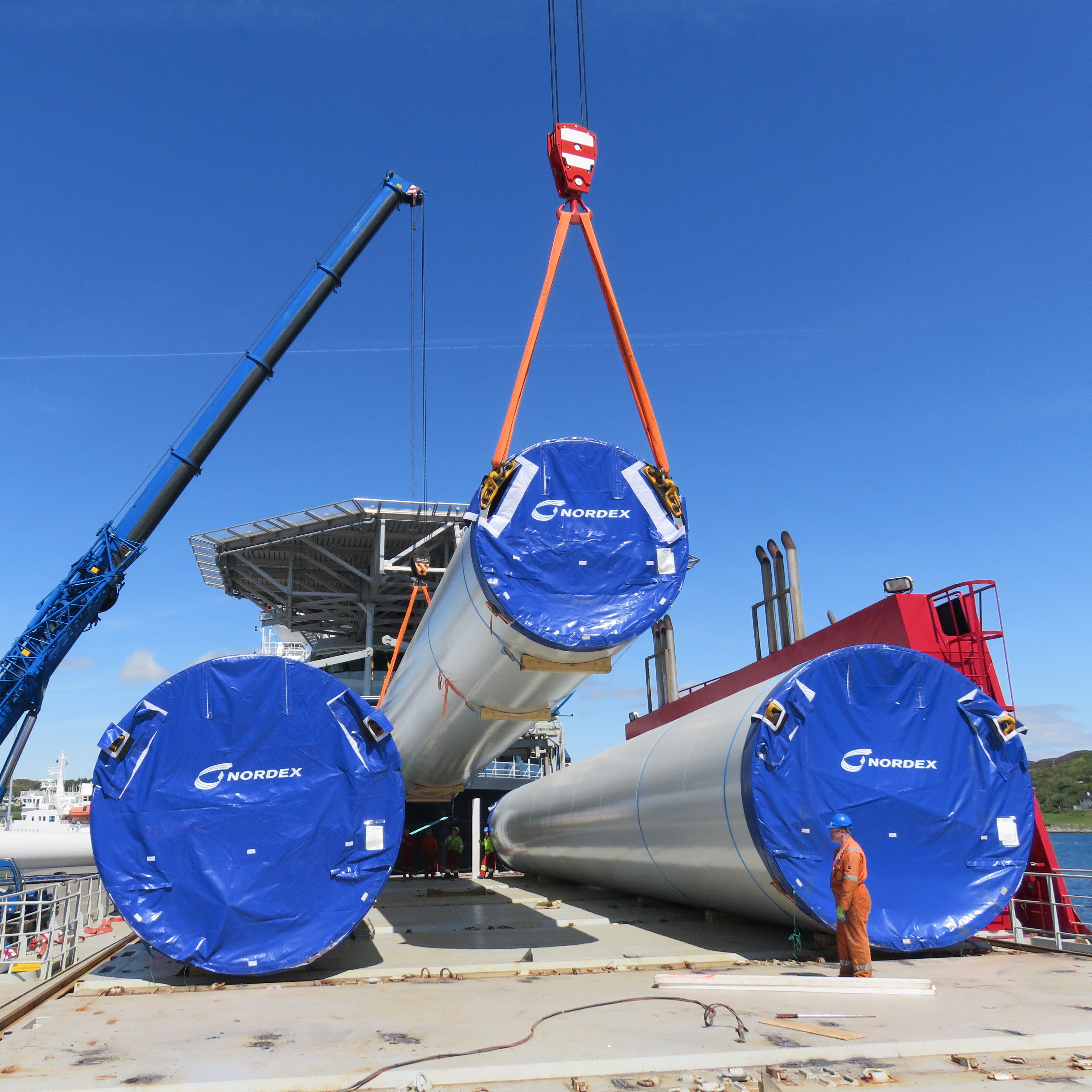 Cargo heavy lifts in Killybegs e.g. wind turbines and reels. Also bulk project cargoes e.g. pipes, timber and break bulk.